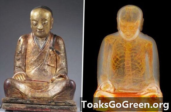 Statuia budistă are în interior o mumie