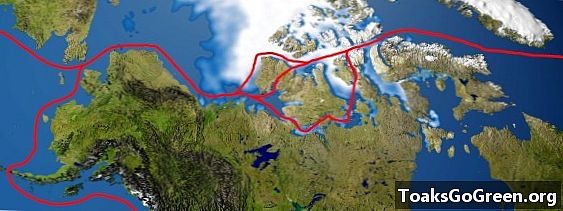 La glace de mer est encore trop épaisse pour la route de navigation arctique