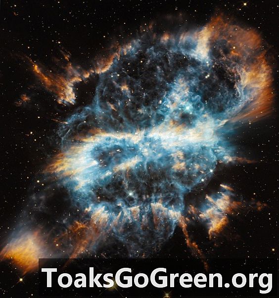 En swoosh i verdensrommet: god jul fra Hubble