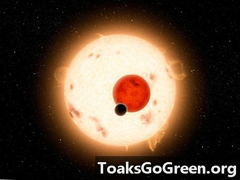 Alanas Bosas: Pirmoji planeta rado orbitą dviem saulės spinduliais
