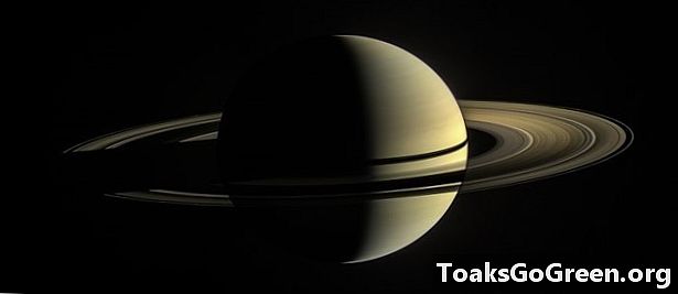 Er Saturns ringe unge eller gamle?