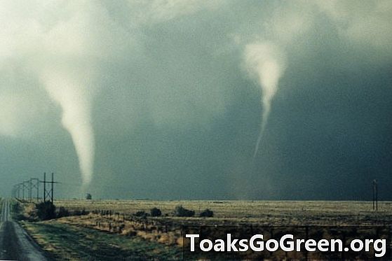 Är tornado utbrott ökar?