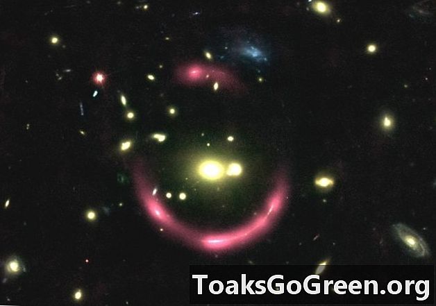 천문학 자들은 은하 주위의 후광에 대해 생각합니다