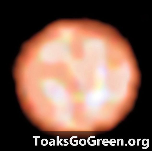 Astronomer spionerer en rød gigants boblende overflade