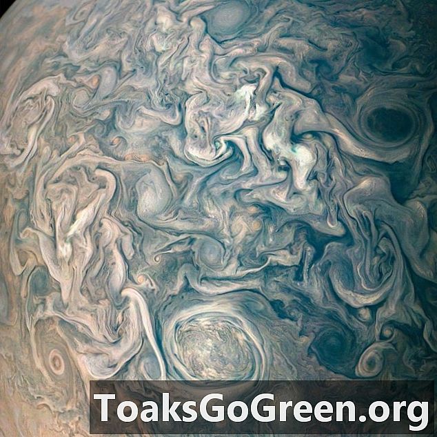Kaotikus felhők a Jupiter