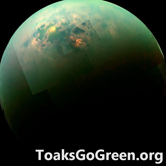 هل تخلق البلورات العضوية "حلقات حوض الاستحمام" حول بحيرات تيتان والبحار؟
