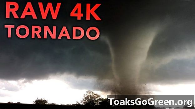 Dramatičen videoposnetek, ko je tornado prizadel letališče St.