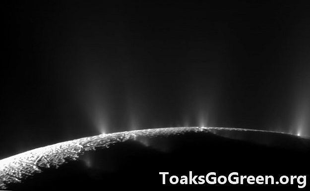 Enceladus 'umur yang tepat untuk menyokong kehidupan