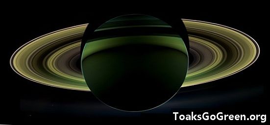 Van Cassini voor de feestdagen: Een pracht die zelden wordt gezien