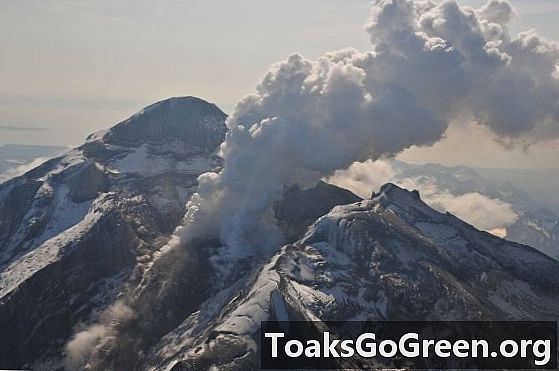 Hören Sie einen seismischen Schrei vom Redoubt Volcano in Alaska