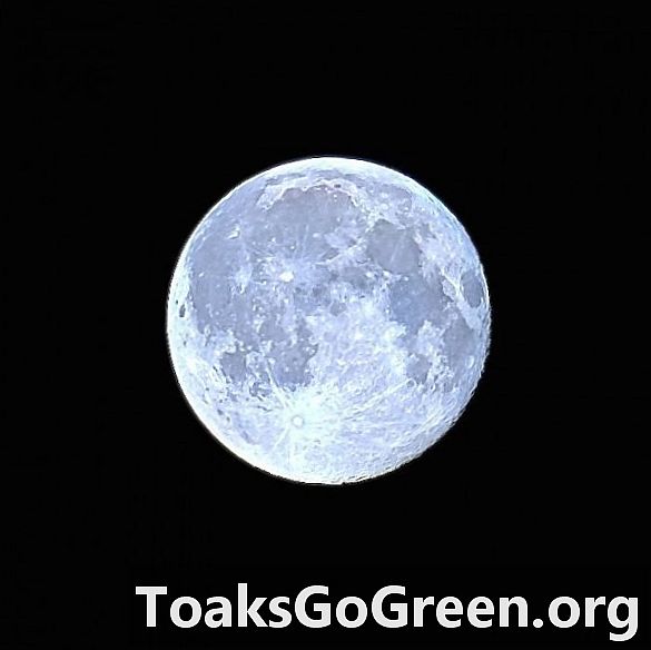 ¿Con qué frecuencia tenemos una luna azul?