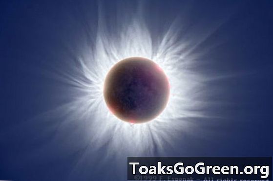 Gaano kadalas ang nangyayari sa isang eklipse ng solar sa equinox ng Marso?
