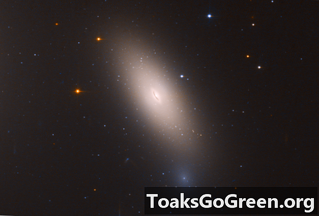 Hubble troba una galàxia relíquica a prop de casa