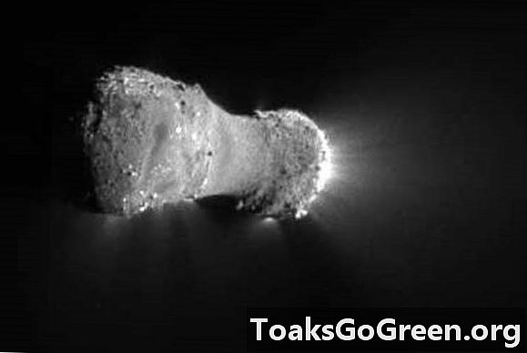 Het ijzige hart van komeet Hartley 2 tuimelt in een veranderend tempo