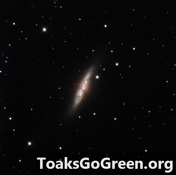 Kuvia lähimmästä supernovasta vuosina galaksissa M82