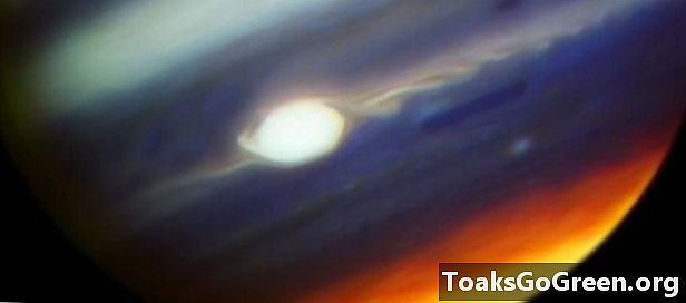 Är Jupiters Great Red Spot sönderfallande?
