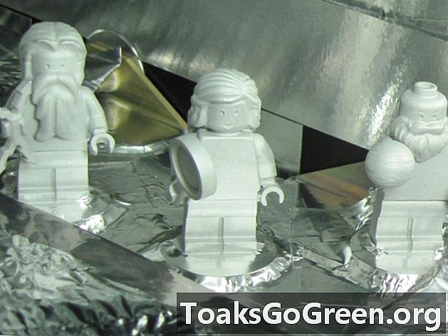 Statuette LEGO che vanno a Giove con l'astronave Juno