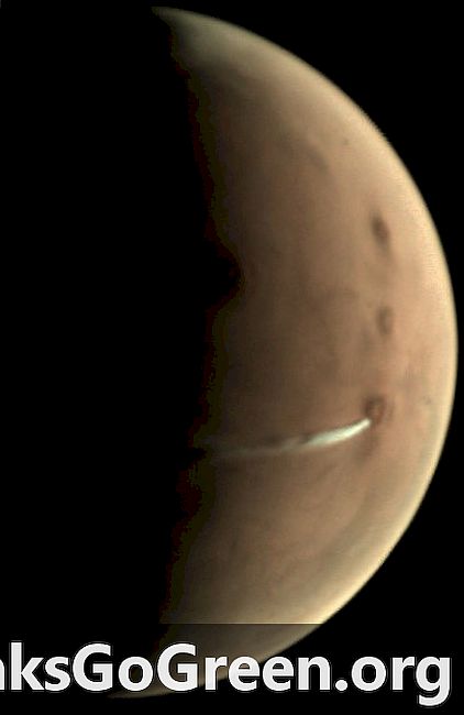 Mars Express melihat awan yang ingin tahu