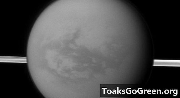 Metan-innsjøer i tropene i Saturns store måne Titan