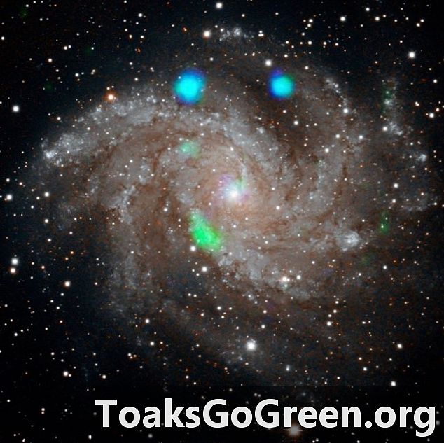 Мистериозно зелено петно ​​се появява и изчезва в далечна галактика