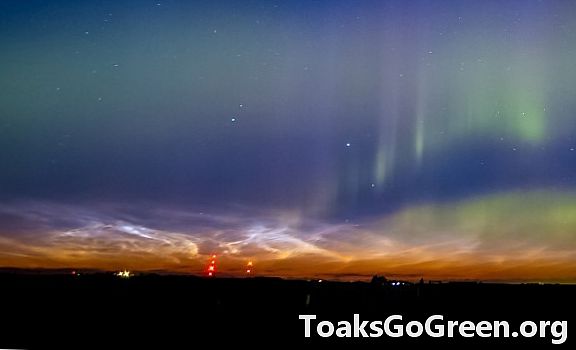 Noctilucent skyer og en aurora