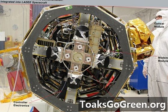 Первая лазерная система связи НАСА интегрирована, готова к запуску