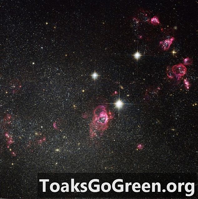 תמונות ESA חדשות חושפות פעולות פנימיות של גלקסיות