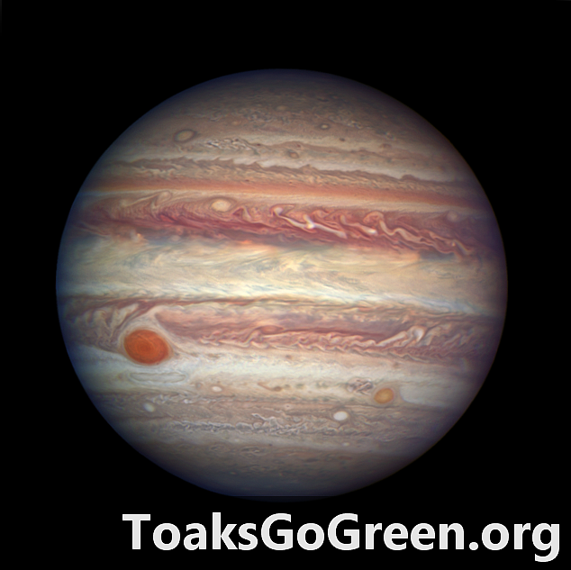 Ново изображение на Хъбъл на Юпитер