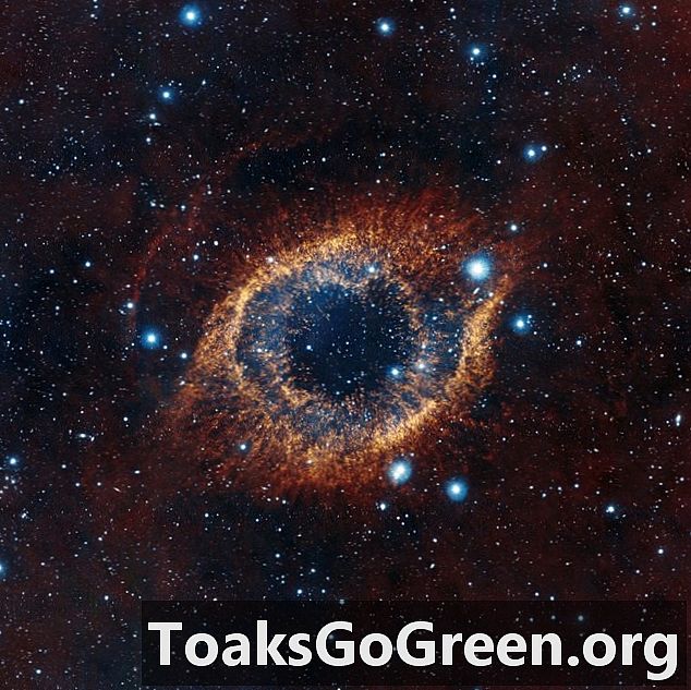 Novi infracrveni pogled maglice Helix izgleda kao zlatno oko na nebu