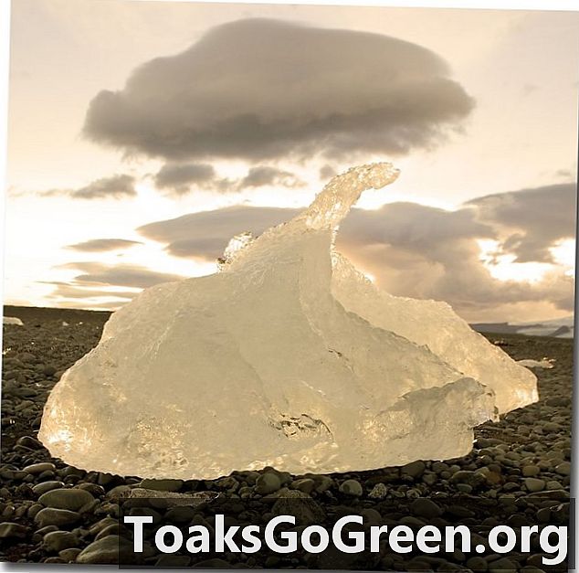 Polárni vedci: Arktída teraz posilňuje svoje vlastné otepľovanie