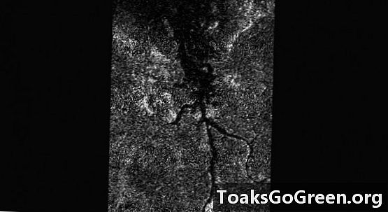 Великий Місяць Сатана на Титані має міні Нілу, кажуть вчені