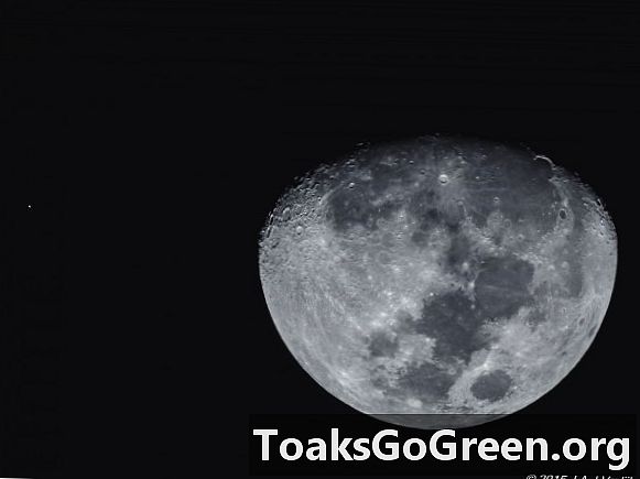 Pozrite sa na to! Mesiac skrýva jasnú hviezdu Aldebaran