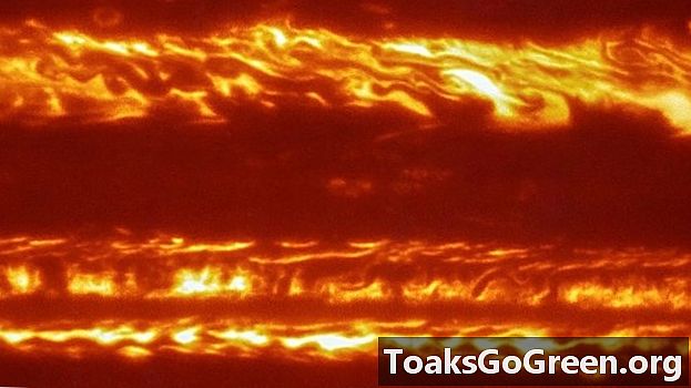 Gambar baru yang spektakuler dari Jupiter