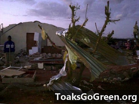 Dua tornado menyerang Afrika Selatan