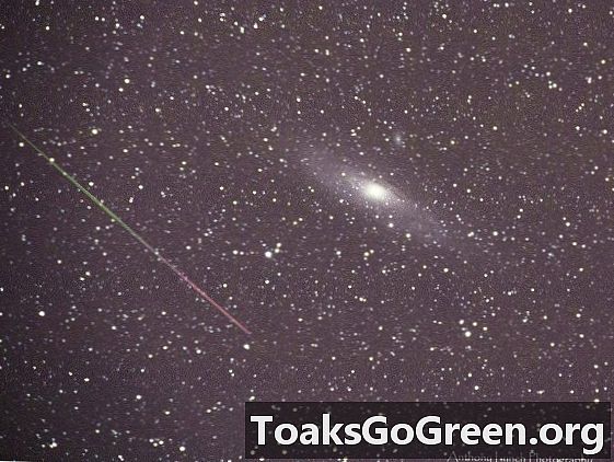 Andromeda galaktika leidmiseks kasutage Cassiopeiat