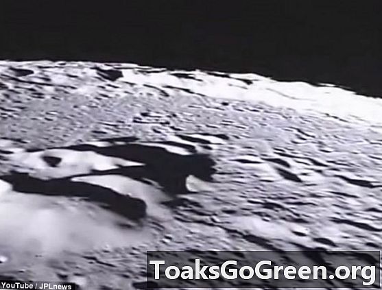 Video: Sidste optagelser inden landing af GRAIL-månemission