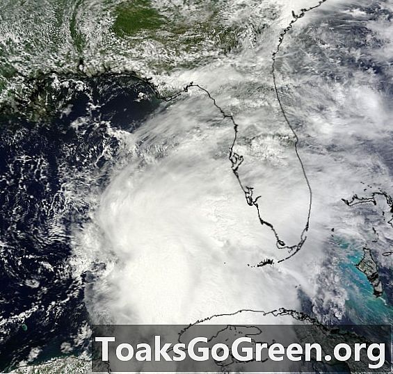 Kilátás az űrből: Trópusi vihar Andrea