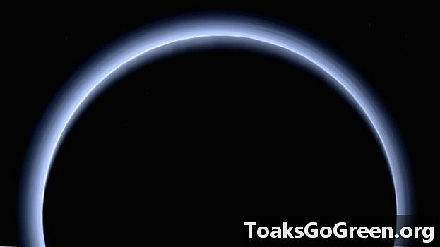 Mengapa Pluto kehilangan suasana: Musim sejuk akan datang