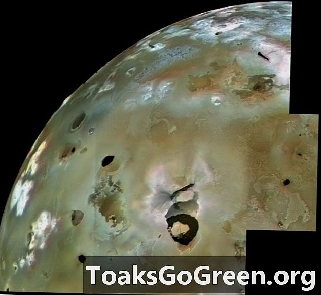 Adakah gunung berapi yang besar pada bulan bulan Io meletus bulan ini?