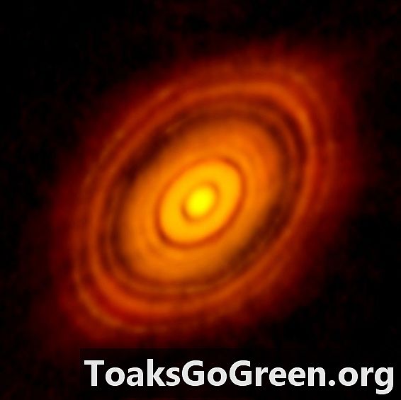 Úžasný obraz disku tvoriaceho planétu od spoločnosti ALMA