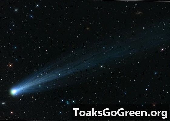 Komeetta ISON kirkastuu nopeasti, kun sen totuuden hetki lähenee