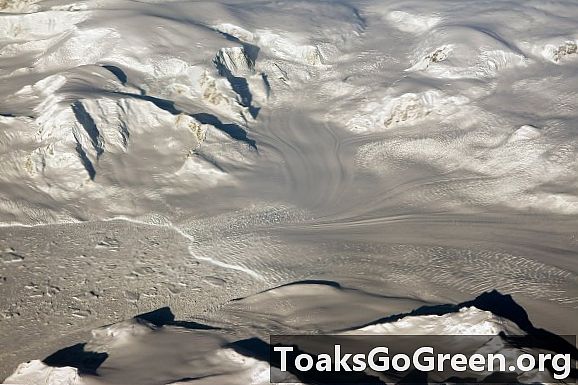 서 남극 빙하의 녹는 속도는 지난 10 년 동안 3 배가되었습니다.