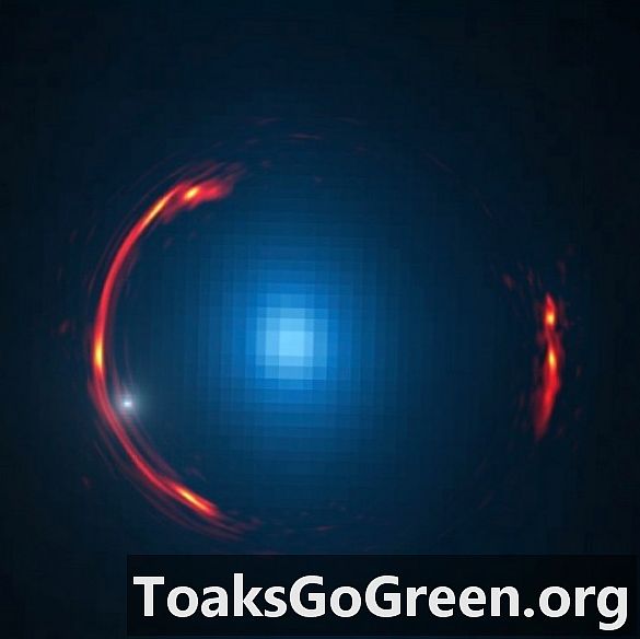 A gravitációs lencse feltárja a törpe sötét galaxist