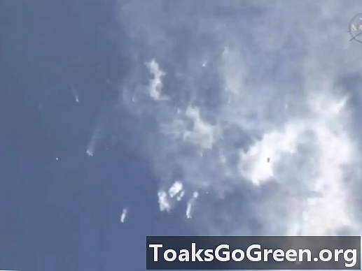 SpaceX roketi fırlatıldıktan sonra patladı