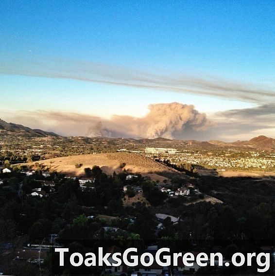 La stratosphère pousse les feux de forêt de Santa Ana