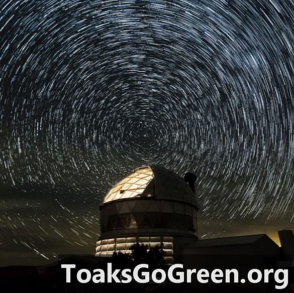 ダークエネルギーを探索するテキサスの望遠鏡