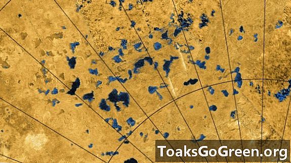 Các hồ lạ Titan Titan có thể là hố sụt