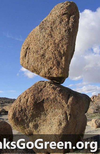 Tại sao thiên đường đất sét lại lật đổ những tảng đá cân bằng này?