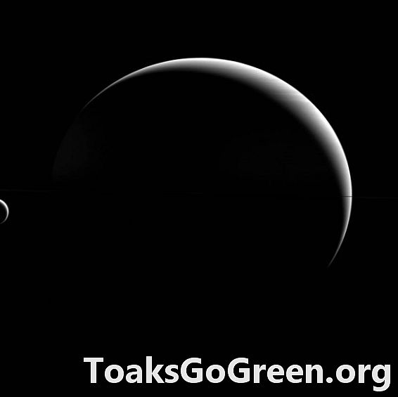 Čudovita podoba! Saturn in luna Titan